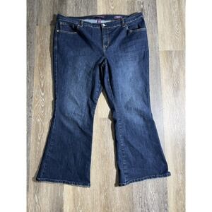 Gloria Vanderbilt size 16ws Dark wash bootcut jeans with a flared leg